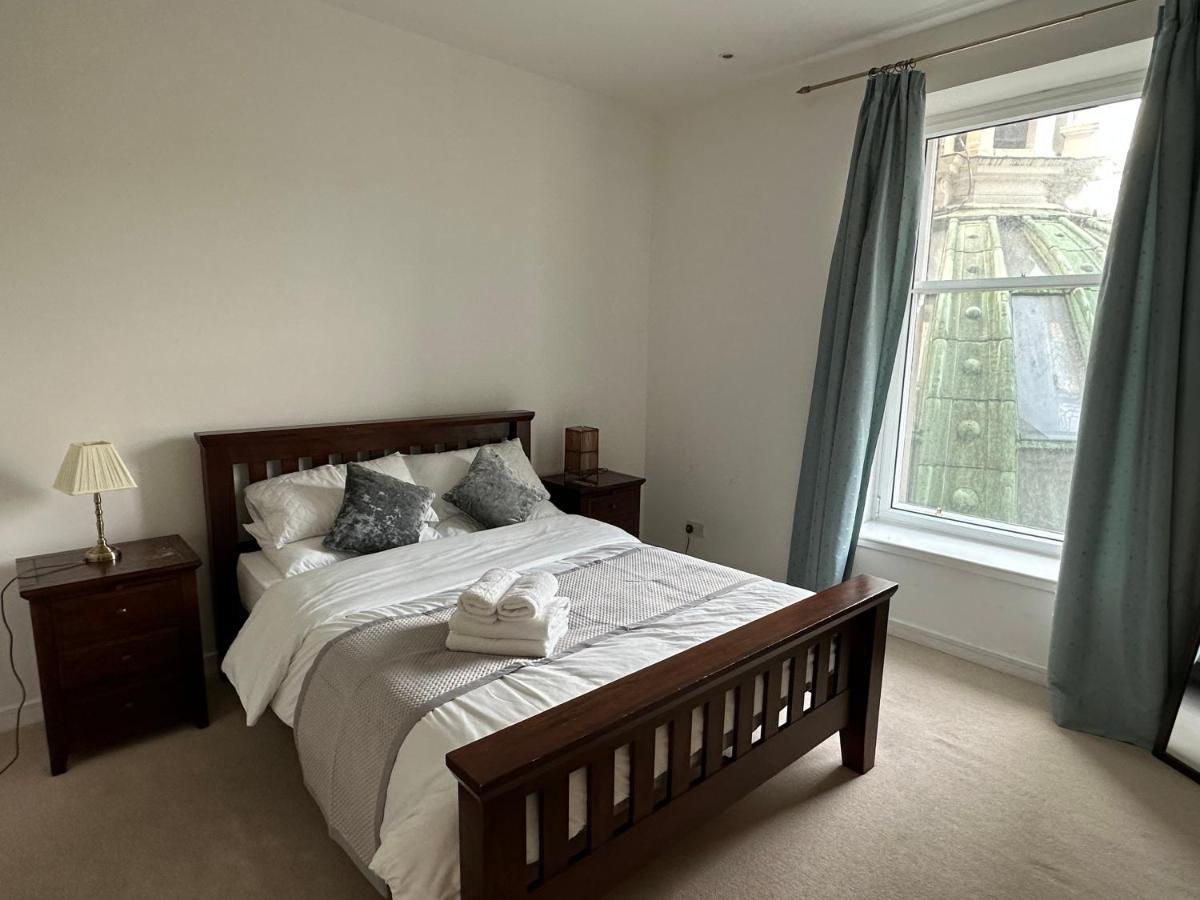 Comfy Two Bedroom Apartment Right In The City Centre Glasgow Esterno foto