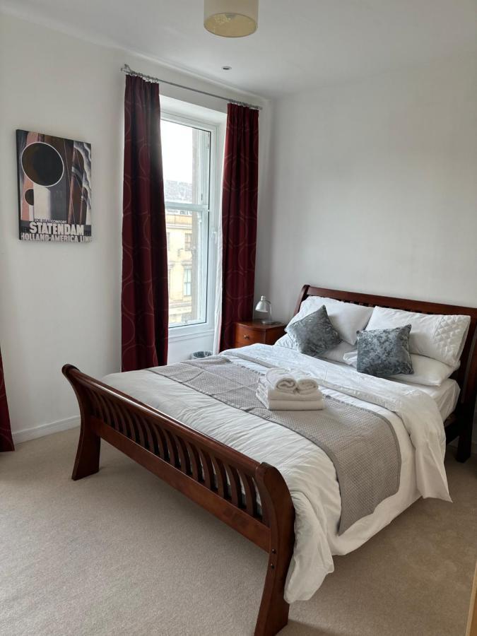 Comfy Two Bedroom Apartment Right In The City Centre Glasgow Esterno foto