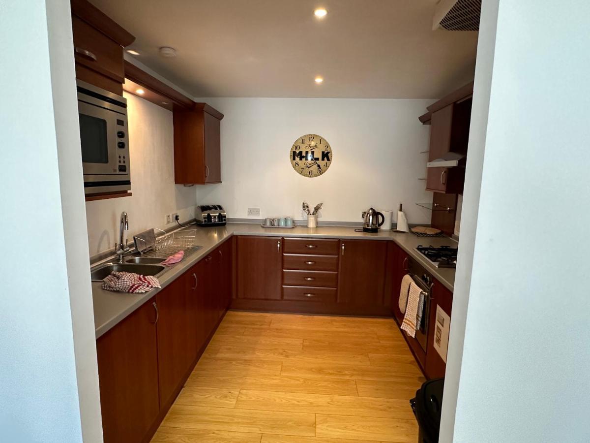 Comfy Two Bedroom Apartment Right In The City Centre Glasgow Esterno foto